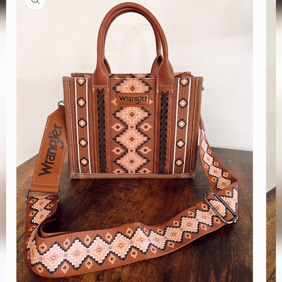 Wrangler Handbags - Wrangler Southwestern print canvas tote crossbody bag